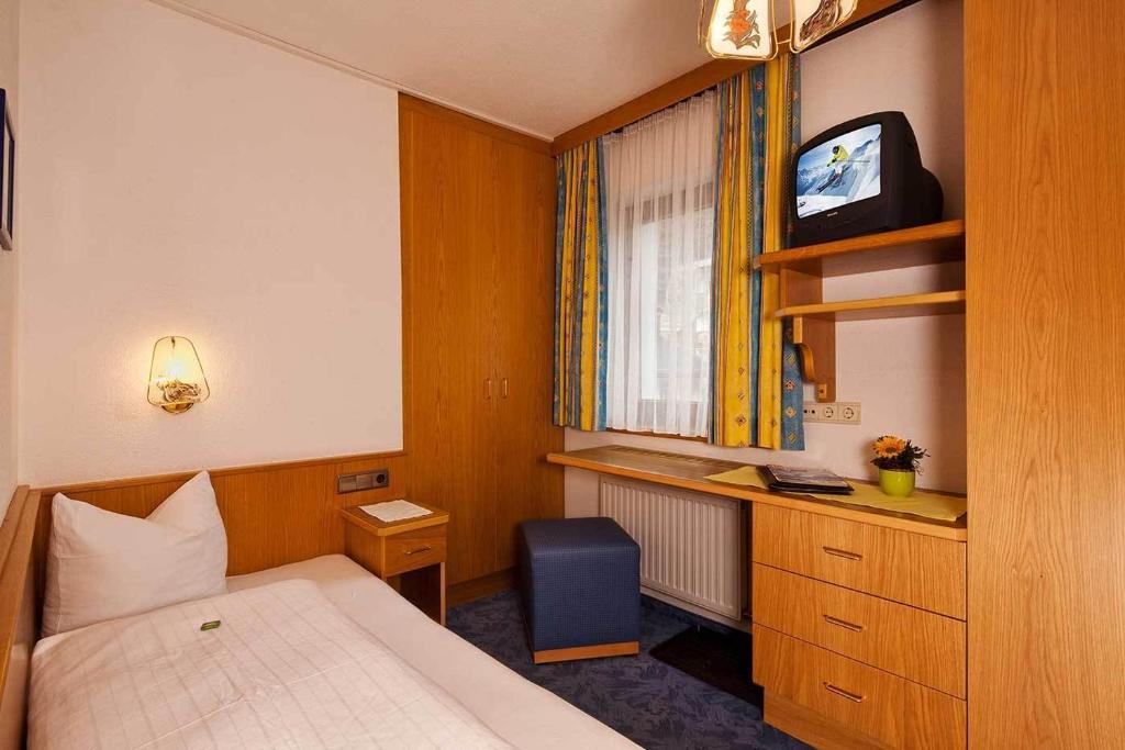 Fremdenpension Alpenruhe Solden Room photo