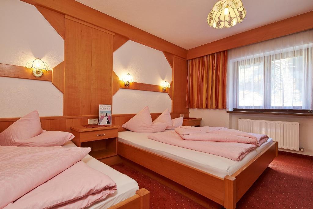 Fremdenpension Alpenruhe Solden Room photo